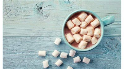 الشوكولاتة بالمارشملو أقوى مشروب شتوي لتدفئة أطفالك