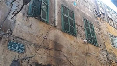 الحماية المدنية تنقذ شخصين  في انهيار سلم عقار بالإسكندرية