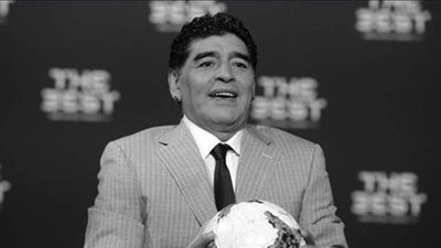 نابولي وأندية إيطالية عديدة تنعى مارادونا