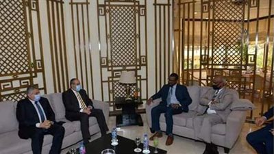 وزير الطيران يبحث مع وزير النقل السوداني سبل تعزيز  التعاون