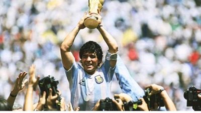 خالد الغندور عن مارادونا: أعظم لاعب في كرة القدم