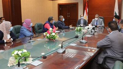 محافظ سوهاج يوجه بسرعة الانتهاء من تطوير قرية عرابة أبو الدهب