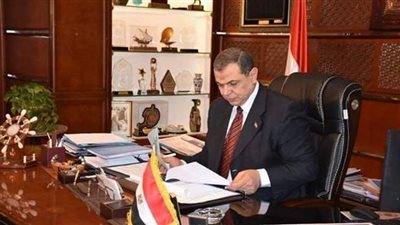 القوى العاملة: تحرير 237 محضراً وغلق 51 منشأة مخالفة القانون