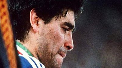سر دمعة مارادونا في مونديال 1990