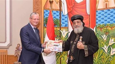 البابا تواضروس يستقبل سفيرنا في بولندا