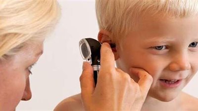 التهاب الاذن الوسطي.. ٥ أسباب للإصابة به و ٥ اعراض احذرها
