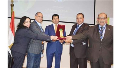 ​وزير الشباب يفوز بجائزة رجل العام للثقافة الرياضية العربية