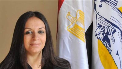 قومى المرأة يقدم العزاء لنهاد أبو القمصان في وفاة زوجها