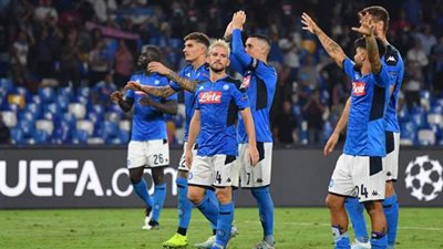 رغم حزنهم على مارادونا.. نابولي يتخطى ريجيكا الكرواتي بثنائية في الدوري الأوروبي | فيديو