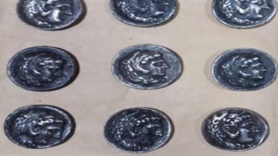 ضبط محاولة تهريب عملات أثرية ترجع للعصر اليوناني بميناء رفع البري