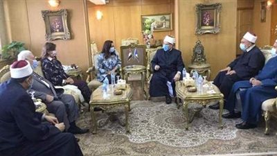 نبيلة مكرم تصل مقر محافظة دمياط لحضور ندوة الأوقاف عن التوعية بمخاطر الهجرة غير الشرعية