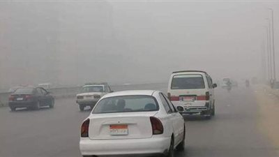 شبورة مائية كثيفة على الطرق السريعة بالقاهرة والجيزة | صور