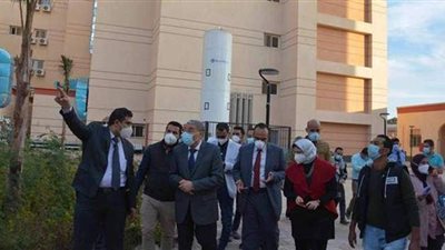 محافظ المنيا يتابع جاهزية المستشفيات لمواجهة الموجة الثانية من كورونا