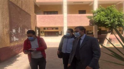 إحالة مدير مدرسة ومجموعة من المدرسين للتحقيق لتركهم العمل ببنها