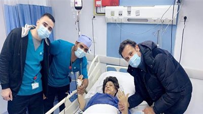 نقل الإعلامية إيناس جوهر إلى المستشفى بعد تعرضها لوعكة صحية | صور