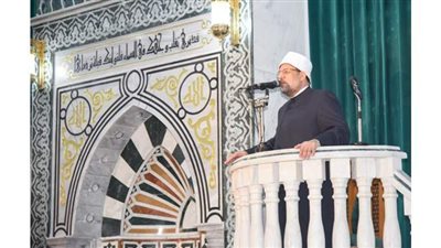 6 صور ترصد حضور وزيرة الهجرة خطبة الجمعة