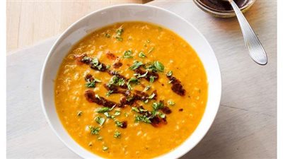 قائمة المباحات والمحظورات من الأطعمة في  الشتاء.. الوجبات السريعة تسبب مشكلات صحية.. شوربة العدس والبصل والكرنب مهمة