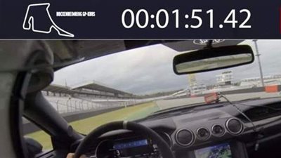 فورد موستنج شيلبي GT500 تستعرض أدائها على حلبة التسارع | فيديو