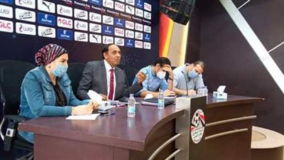 رباعي اللجنة الخماسية يحضر نهائي القرن باستاد القاهرة