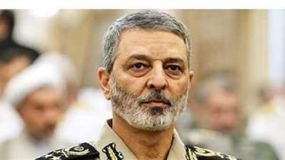 قائد الجيش الإيراني: طهران تحتفظ بحق الانتقام في اغتيال فخري زاده