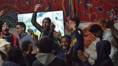 احتفالات صاخبة لجماهير الأهلي بالغربية بعد الفوز بالقمة الإفريقية | صور