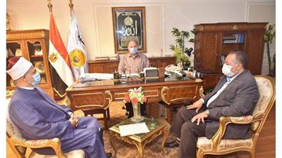 محافظ أسيوط يبحث مع وكيل الأوقاف خطة تطوير وإعادة تأهيل المساجد