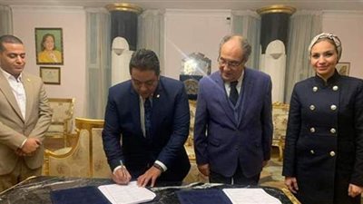 تعاون بين جامعة مصر للعلوم ومعهد إعداد القادة لنشر ثقافة الانتماء الوطني بين الطلاب