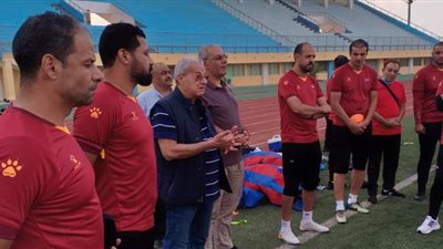 سفير مصر بجيبوتي ومحسن صلاح يشهدان مران المقاولون استعدادا لـ