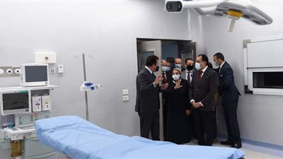 رئيس الوزراء يتفقد أعمال تطوير الاستقبال والطوارئ بمستشفى قصر العينى