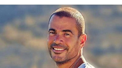 بعد تداول صورة تجمعهما.. إيمي سالم الشائعة العاشرة في حياة عمرو دياب