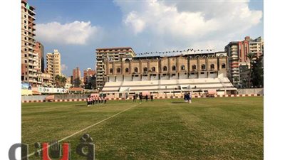 دقيقة حداد ولافتات تأبين لهرماس رضوان قبل انطلاق مباراة بلدية المحلة وبني عبيد | صور