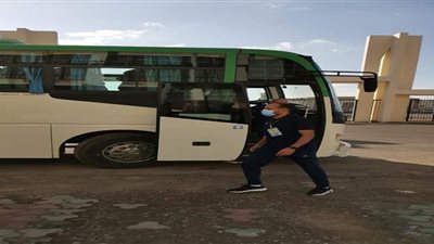 حافلة المقاولون تصل ملعب جوليد استعدادا لمواجهة رتا سولار بالكونفدرالية