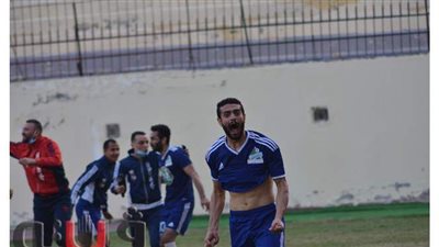 فرحة لاعبي بني عبيد بعد التعادل مع بلدية المحلة في القسم الثاني | صور