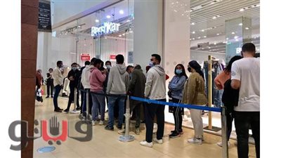 20 صورة ترصد إقبال المواطنين على المحال في 