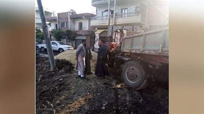 إصلاح حفر توصيل الغاز  بالوحدات المحلية في ديرب نجم شرقية