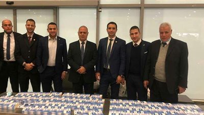 ضبط ١٠٠ حقنة لعلاج الخشونة بحوزة راكب في مطار القاهرة | صور