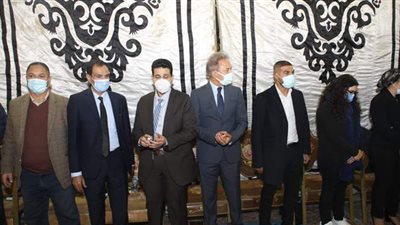 سياسيون وحقوقيون يؤدون واجب العزاء في وفاة حافظ أبو سعدة | صور