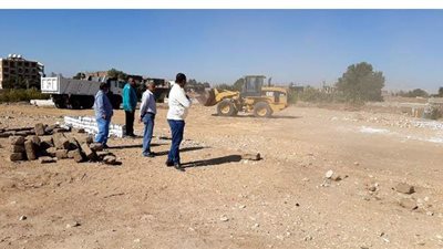 إزالة التعديات على الأراضي الزراعية قي قرى الأقصر | صور