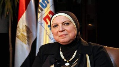 وزيرة التجارة ومحافظ القليوبية يتفقدان عددا من المصانع  في باسوس  والعكرشة