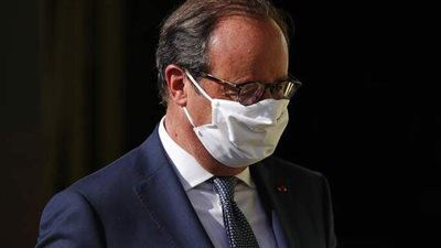 الرئيس الفرنسي السابق يدعو لسحب قانون 