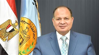 محافظ أسيوط يعلن إطلاق دورات تدريب شباب الخريجين