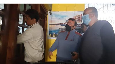 غلق وتشميع مقهي غير ملتزم بالإجراءات الاحترازية بمطروح