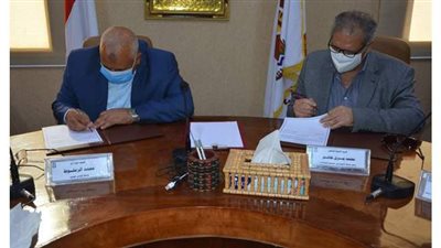 محافظ الوادي الجديد يوقع بروتوكول تعاون مع جامعة هليوبوليس