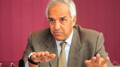 رؤوف جاسر يشن هجوما عنيفا على وزير الرياضة عقب تجميد مجلس الزمالك