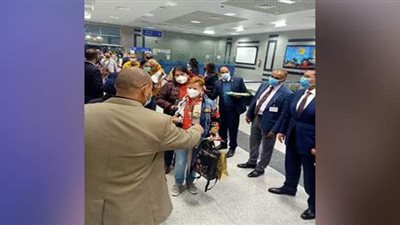 مطار الغردقة يستقبل أولى رحلات مصر للطيران القادمة من المجر | صور