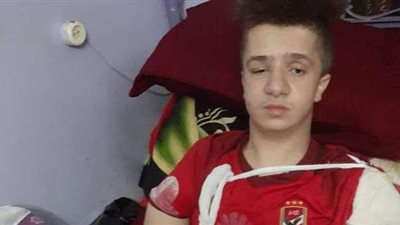 مشجع الأهلي بعد تعرضه لحادث: 