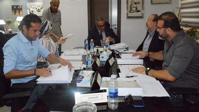 مدة عملها تنتهي اليوم .. اللجنة الخماسية تترقب قرار 