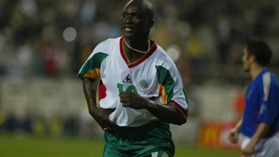 وفاة لاعب كرة القدم السنغالي بابا بوبا ديوب عن عمر يناهز 42 عاما