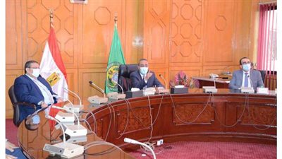 محافظ الإسماعيلية يناقش مع رئيس جامعة القناة اشتراطات البناء الجديدة | صور