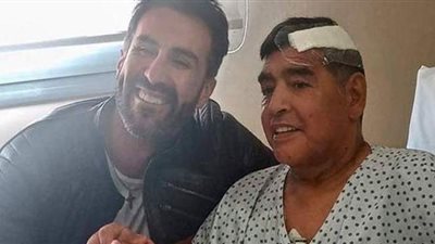 بعد اتهامه بالقتل غير المتعمد.. كيف دافع طبيب مارادونا عن نفسه؟